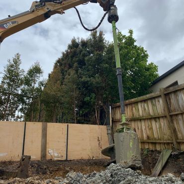 450mm-clean-out-bucket-Thompson-earthworks