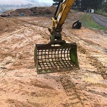 Skeleton-Bucket-in-Use